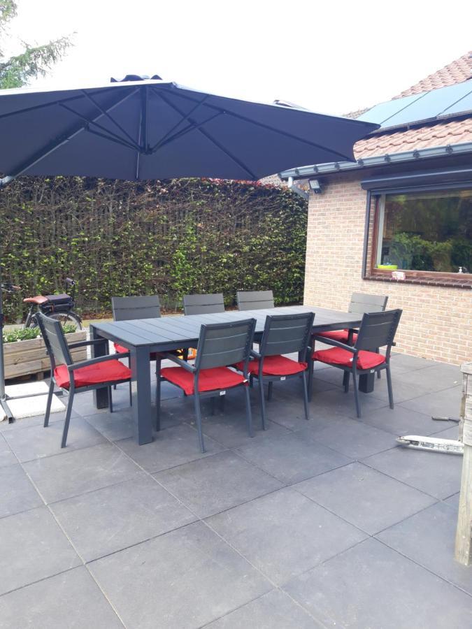 Het Koningshofje Acomodação com café da manhã NeerNeerpelt Exterior foto