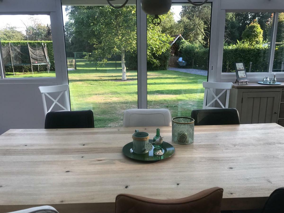 Het Koningshofje Acomodação com café da manhã NeerNeerpelt Exterior foto